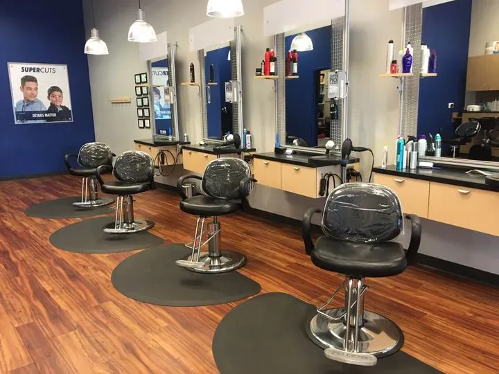 https://cdn.salonspotlight.com/photos/I5gfYgpZsW2Qe2HCFsRd/a777bfc8-ee28-4794-aa25-665efad5c1de_720x720