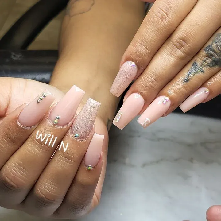 https://cdn.salonspotlight.com/photos/I5haHAdjGEiClL1m3rg6/651cfdb5-dd5e-442b-9f92-6090507a5ff3_720x720