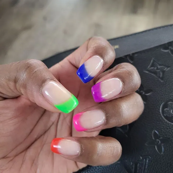 https://cdn.salonspotlight.com/photos/I5haHAdjGEiClL1m3rg6/d3845faa-208c-4d50-8ac8-3bbe42e159c1_720x720