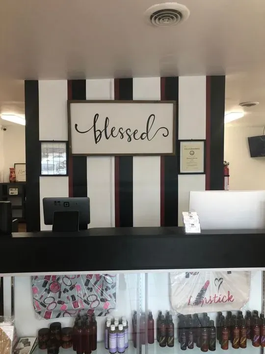 https://cdn.salonspotlight.com/photos/I8Eu1qyjLNybgXPkjO2s/b291bd39-683e-4fb8-be2d-a9fbed061a6e_720x720
