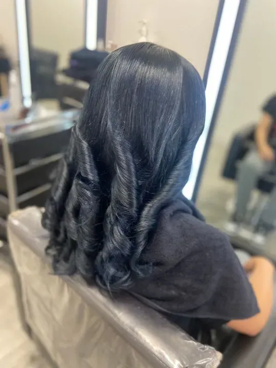 https://cdn.salonspotlight.com/photos/I9493gSjcNxEAapgZKNm/53c32aec-4430-4492-8ff5-0d7e0c6801c2_720x720