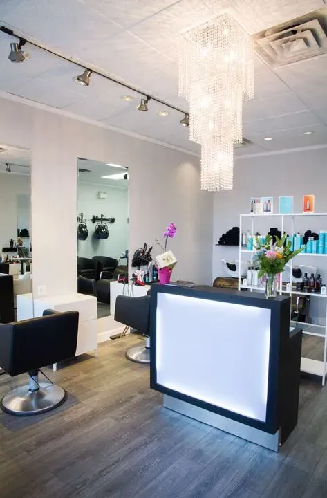 https://cdn.salonspotlight.com/photos/ICO2YvSdQ0fjhD49E3pZ/778a8cc2-c9b2-4bb0-965d-7193ad9948cc_720x720
