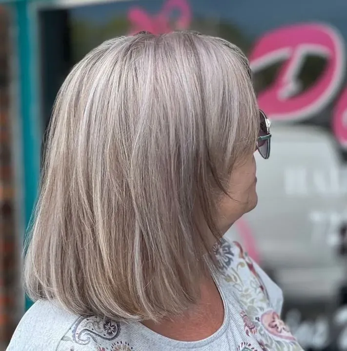 https://cdn.salonspotlight.com/photos/IDMAst3vo4hRYHdooDbY/58e68264-7883-41d4-95a3-6640ee2af178_720x720