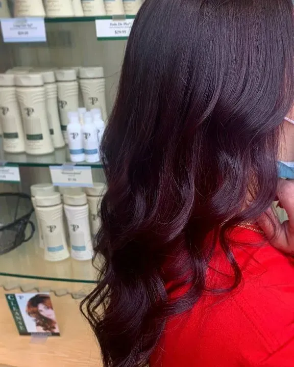 https://cdn.salonspotlight.com/photos/IFYNOrRygaUqzEePzSAV/bc9ad645-15db-42ea-bf23-86465c87ea29_720x720
