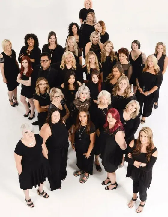 https://cdn.salonspotlight.com/photos/IFYNOrRygaUqzEePzSAV/c94e927f-f098-4309-b5ba-0a55e64c494b_720x720