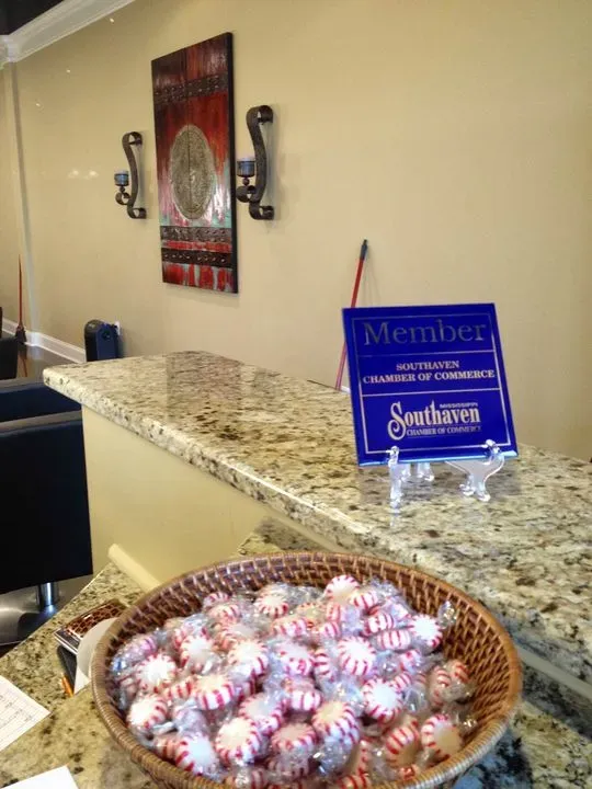 https://cdn.salonspotlight.com/photos/IHaSyXnLr5guSsF2LduE/1dd532ef-828e-4a65-a5bb-819cd435875b_720x720