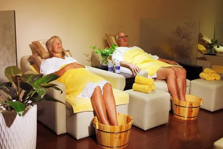 https://cdn.salonspotlight.com/photos/IIaigrw2DzX4NQbKkGEE/0ea7afaa-cedc-4d51-8a40-e067380c3c1b_720x720