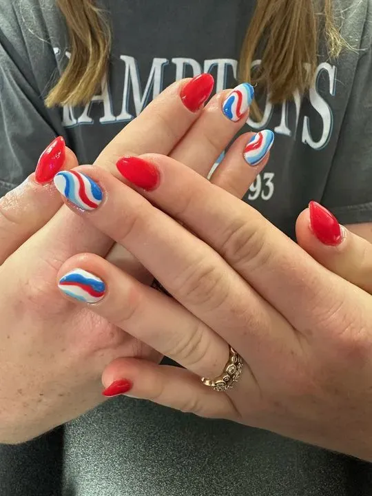 https://cdn.salonspotlight.com/photos/IJMjCNnoCR3oXNULQLDf/20f84662-14a2-44a1-9b9b-6718d49f36c3_720x720