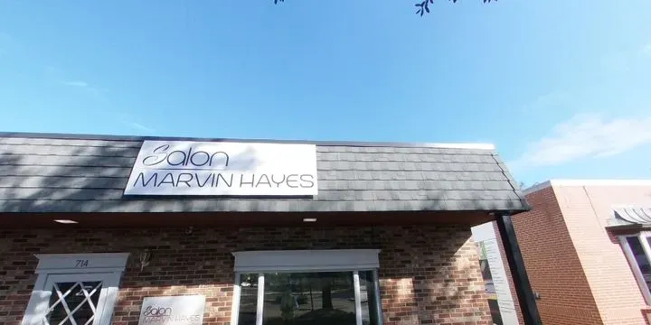 https://cdn.salonspotlight.com/photos/IKyCehmc04bU55sjZDek/25193a8f-95b8-4f82-80b5-0d2975859318_720x720