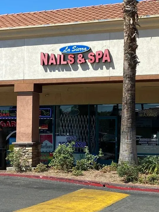 https://cdn.salonspotlight.com/photos/IMG0mw5kHF2W1Z1qoVX3/0cf9c55f-a6f9-4ced-b653-d89f5b11fadc_720x720
