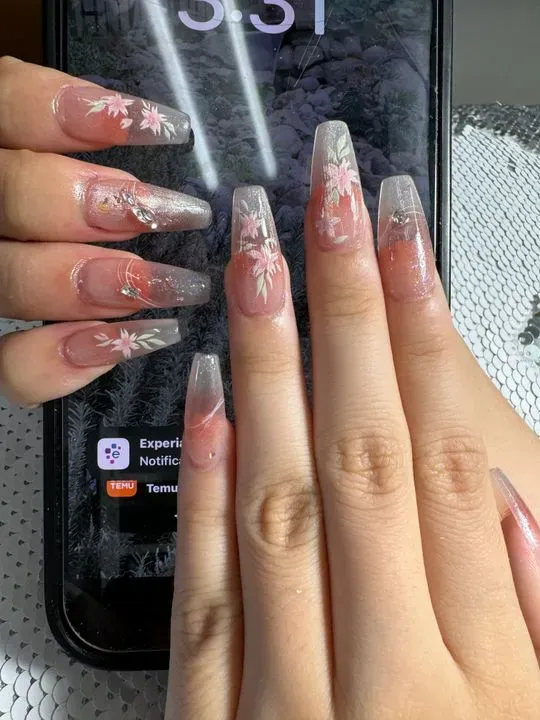 https://cdn.salonspotlight.com/photos/IMG0mw5kHF2W1Z1qoVX3/0ef1466f-d9d0-4da7-b42b-5fb12d2ad61c_720x720