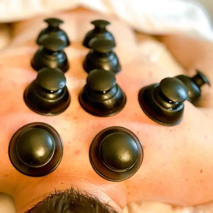https://cdn.salonspotlight.com/photos/INUfcsP7xB35yrpUBAYR/384e990f-4e6f-43fd-b469-b917f6218bed_720x720