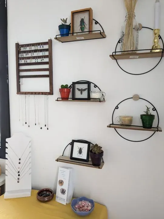https://cdn.salonspotlight.com/photos/INnLhsEPIa8av6TL3J3d/1931d5a8-d2c0-4930-8a05-aa2c2a02cac7_720x720