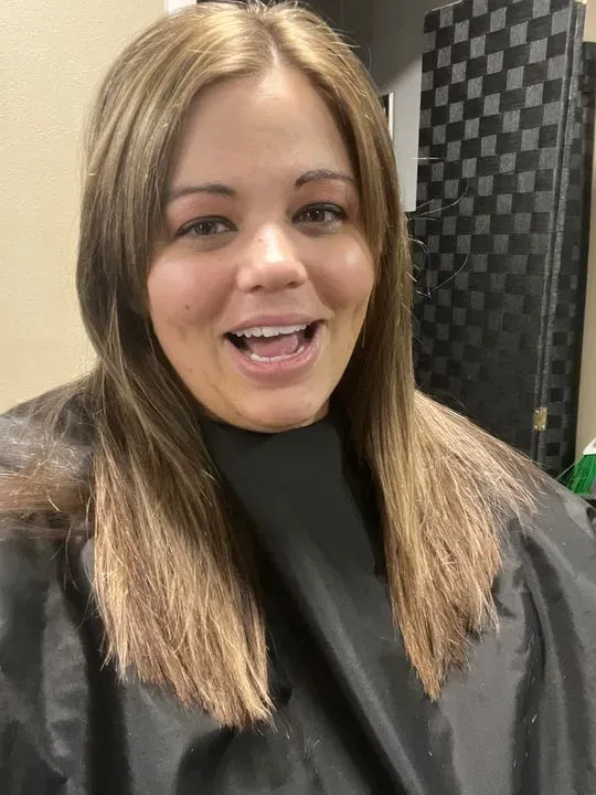 https://cdn.salonspotlight.com/photos/IQLFgOfcyAEPOzOzDxl2/f0215ba5-3db7-44c8-b54d-502640a2bb17_720x720