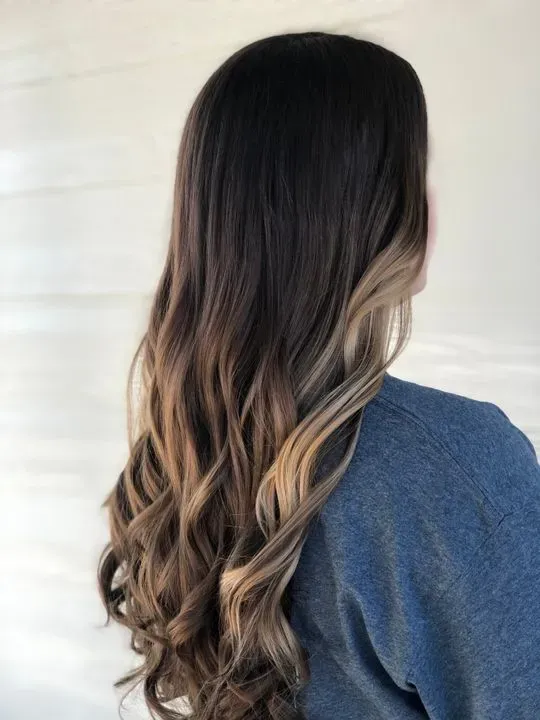 https://cdn.salonspotlight.com/photos/IQhIxDbHWZLuYUz5Lg3K/2dd38e71-fe55-4708-893c-b293d583c7b2_720x720