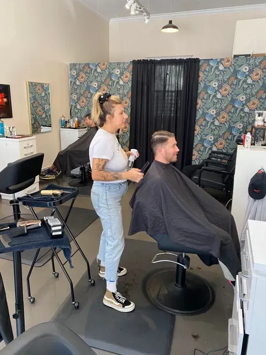 https://cdn.salonspotlight.com/photos/IS9kOcrvYeuQu0zquZVz/0f2ad05f-d230-4609-a0d3-eb46283ec147_720x720