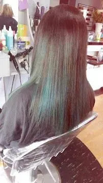 https://cdn.salonspotlight.com/photos/ITQNMtrbqk505CifrlGM/4d8d4224-36c3-4bcf-b3ef-ac6162626f9e_720x720