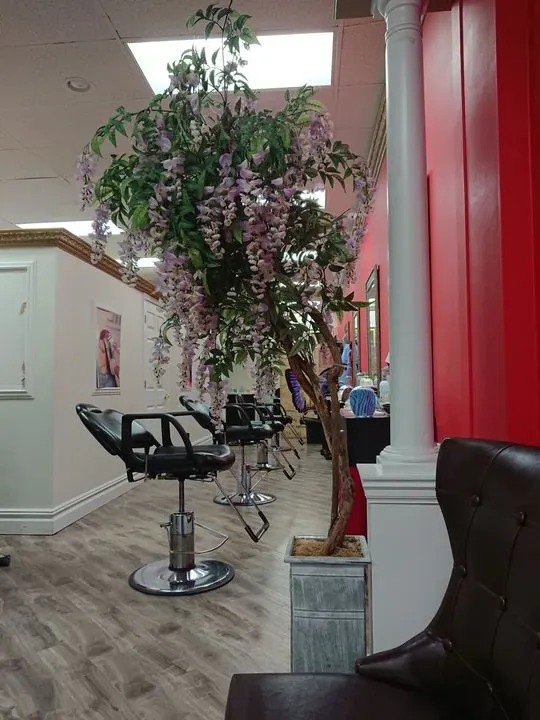 https://cdn.salonspotlight.com/photos/IWV6gjbD6JNJ9C90DIEB/74f803b5-3824-467b-a6f7-cb689949a452_720x720