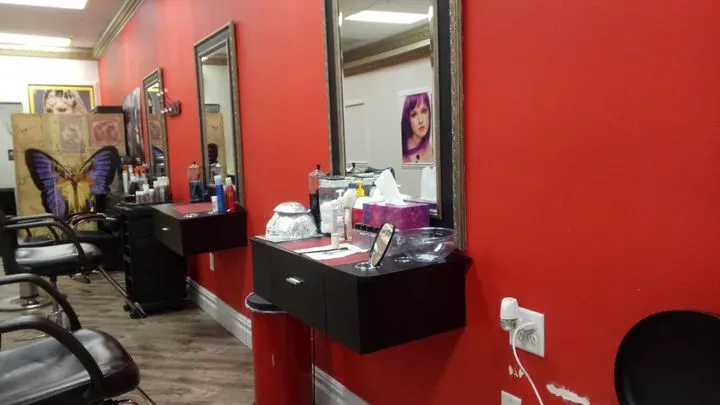 https://cdn.salonspotlight.com/photos/IWV6gjbD6JNJ9C90DIEB/f650fde8-6df6-4a8d-be00-eabf02ade5f0_720x720