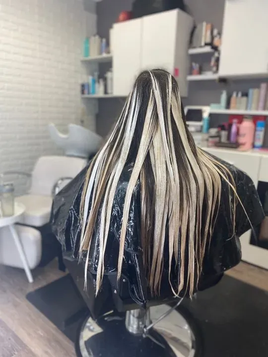https://cdn.salonspotlight.com/photos/IXWExrgJuTb4RGvve0QV/246032d1-bef7-4ac6-aba3-3ae02e000114_720x720
