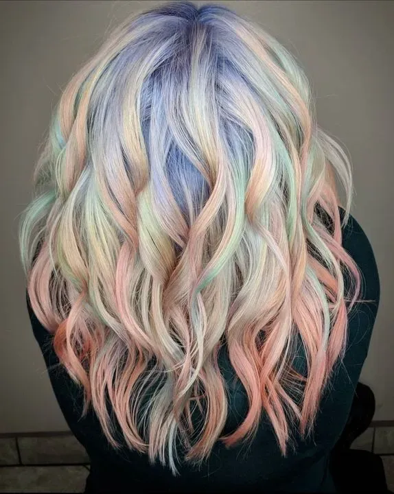 https://cdn.salonspotlight.com/photos/IXWExrgJuTb4RGvve0QV/d69dfcef-b5f7-440c-a34b-111d8df2c6b6_720x720