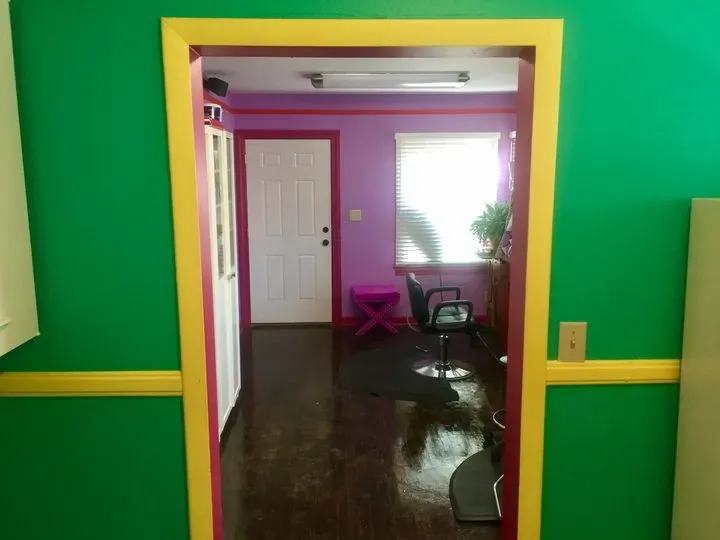 https://cdn.salonspotlight.com/photos/IXXqxGLR51UhURmonwHm/b808c734-f2b6-46b3-8313-681e26753ed0_720x720