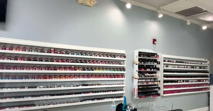 https://cdn.salonspotlight.com/photos/IZ8iF9CzCUHmBYXAgpOK/5a64028b-5356-4299-8e07-8795fd83e768_720x720