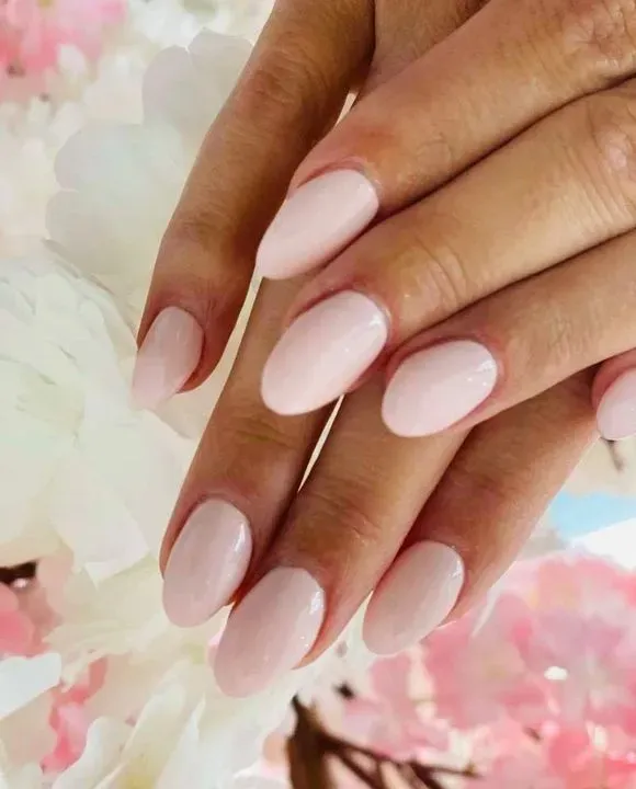 https://cdn.salonspotlight.com/photos/IZ8iF9CzCUHmBYXAgpOK/c3461b85-27f4-4895-b0b1-5278a37a5da7_720x720