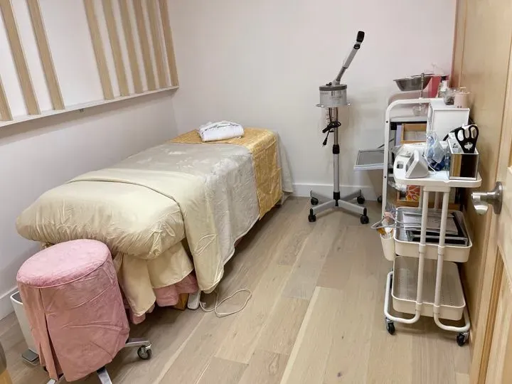 https://cdn.salonspotlight.com/photos/IaidCLMkvw3lKMSPgP4D/5212cf4c-d26f-4592-afb2-40840a31db7e_720x720