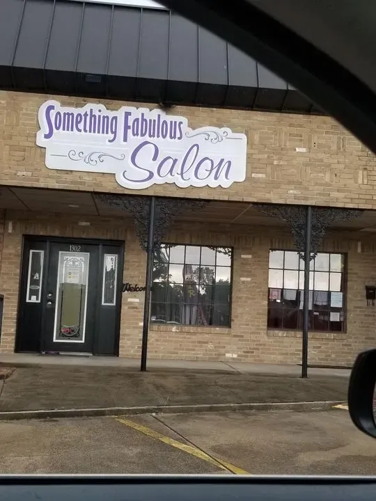 https://cdn.salonspotlight.com/photos/Ibagdcm4Fbe9N4HcvY4g/2f37afe7-fa2d-4c58-b9b0-3a210889afa4_720x720