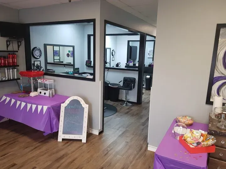 https://cdn.salonspotlight.com/photos/Ibagdcm4Fbe9N4HcvY4g/68e7d1a0-fc90-418e-b8f2-1cf9f16a2ff6_720x720