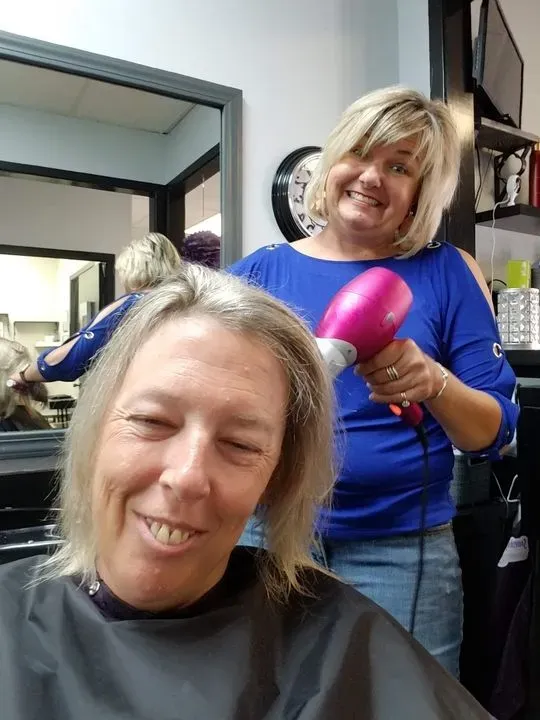 https://cdn.salonspotlight.com/photos/Ibagdcm4Fbe9N4HcvY4g/a4f4ef8f-886a-4a72-9593-e1b7293ce786_720x720