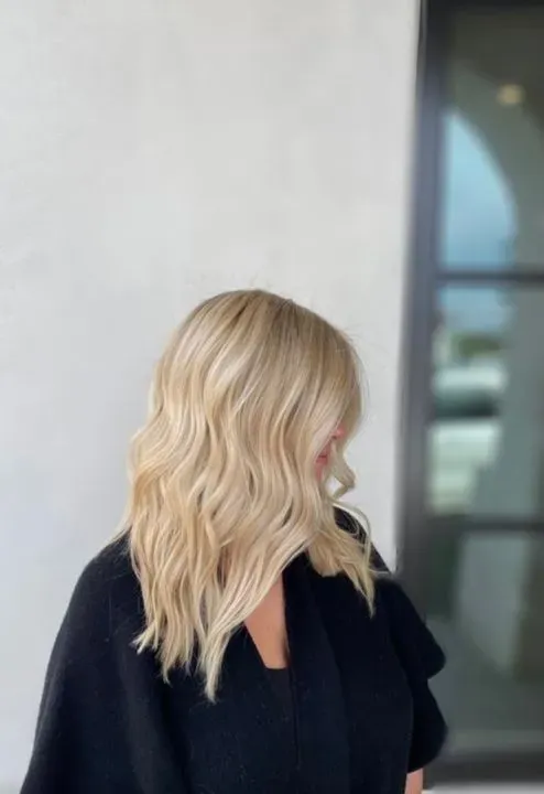 https://cdn.salonspotlight.com/photos/IgYSVf4mqGO8NUioZRsU/4e987b36-dcb4-4958-ad71-7580f4dc1855_720x720
