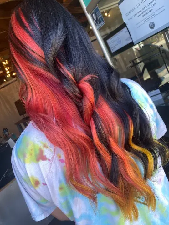 https://cdn.salonspotlight.com/photos/IgcImboDQfTbAp4xW8nP/8e54d9da-661e-4c6a-8f0c-3ab66ba54224_720x720