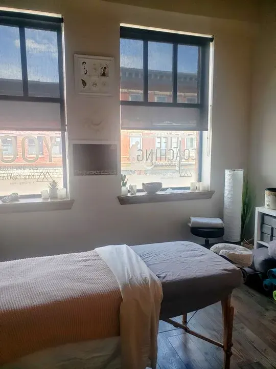 https://cdn.salonspotlight.com/photos/IhcdsCK6YrZXNWQwAvsi/9871b1b2-a640-4f7d-8c83-3ba343c81446_720x720