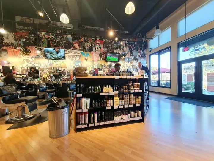 https://cdn.salonspotlight.com/photos/InNY6ofoRAJs35tpJw8F/2e87c95a-0a2c-4ffa-b55c-2aacf8f6f74e_720x720