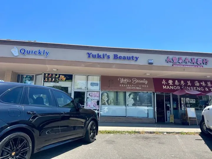 https://cdn.salonspotlight.com/photos/InY8qbpN6cCwrhT3Mrwb/47927e19-70eb-4ab7-9937-5682f9943f55_720x720