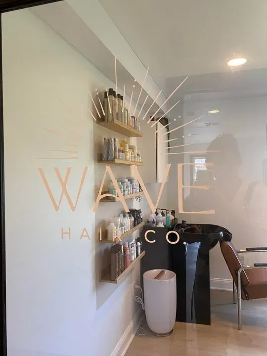 https://cdn.salonspotlight.com/photos/Io9ZLvt2pvyhmwWsp80v/5d641449-e02c-4c1d-9fa6-62eceb7ac88a_720x720