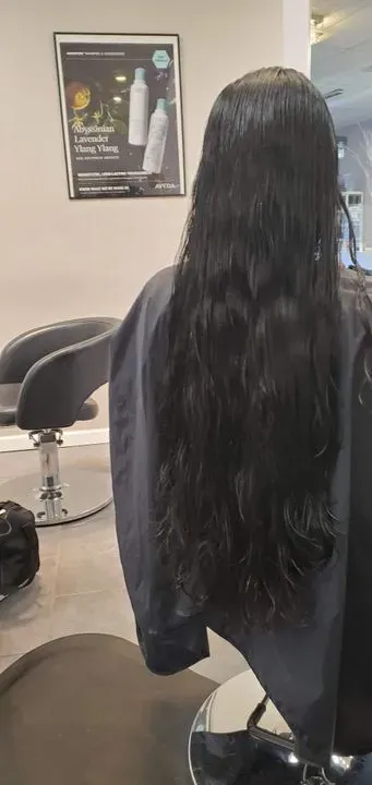https://cdn.salonspotlight.com/photos/ItXdOa7uIieOllLtnIAx/1efa6b70-34c4-4d32-ab94-f17743c5385b_720x720