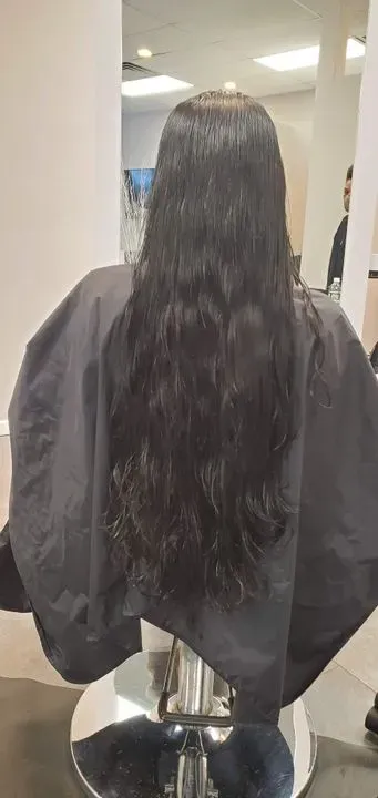 https://cdn.salonspotlight.com/photos/ItXdOa7uIieOllLtnIAx/2efb726d-d390-47eb-82a2-01e5516479b7_720x720