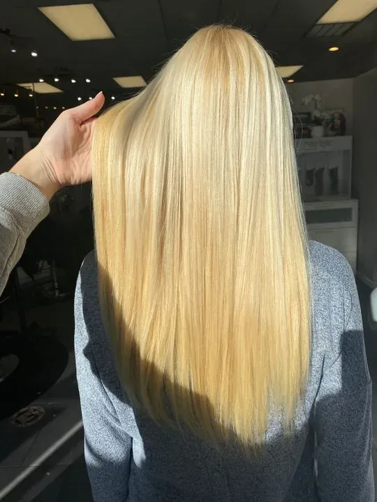 https://cdn.salonspotlight.com/photos/ItXdOa7uIieOllLtnIAx/95e41111-81f7-4ca4-a288-8ce6ffaf6fdf_720x720