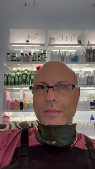 https://cdn.salonspotlight.com/photos/IurvIk4BF02reUhttjHE/8a818192-83c8-43e2-87db-fe6b7b9f1427_720x720