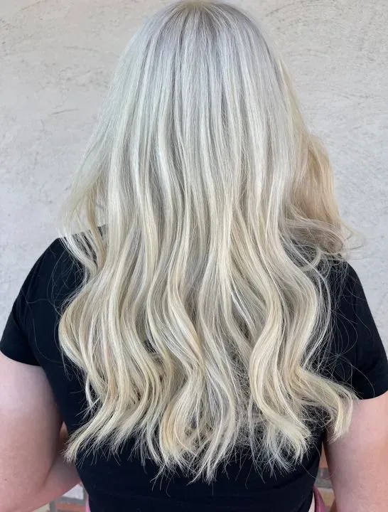 https://cdn.salonspotlight.com/photos/IuvAuwPECvT14QzXOVsz/61da01ca-afaf-49e7-9617-66b99ca9dae9_720x720