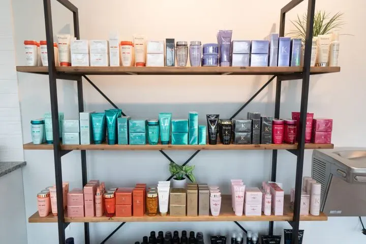 https://cdn.salonspotlight.com/photos/Iw0gjdPH14bs74cyak4j/36ffbef2-3b40-4deb-95bd-d4f34e9fb8c9_720x720