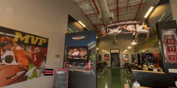 https://cdn.salonspotlight.com/photos/Iw71a0nNbr4cQZ8RffMy/ed2cd883-efb1-409d-b572-1b6cf894d944_720x720