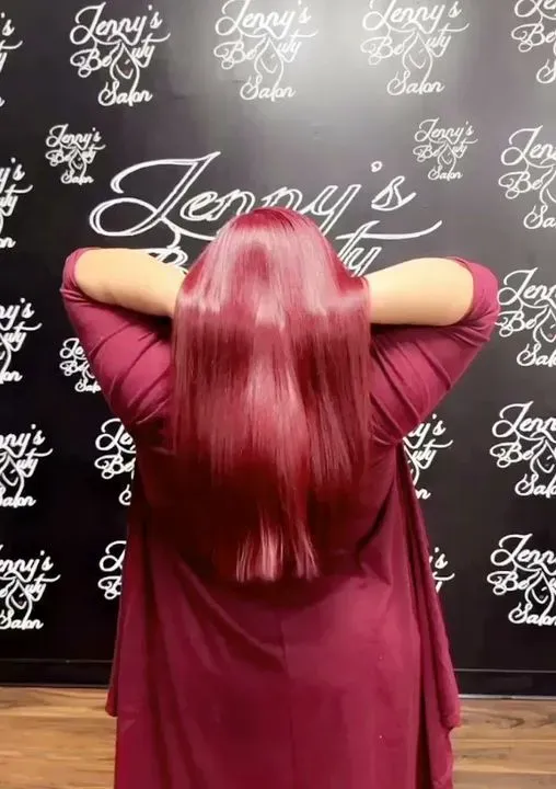 https://cdn.salonspotlight.com/photos/IxLh54fPIwocWZ9MeRTW/51979089-55a9-4c2c-a67f-b3e006e7a008_720x720