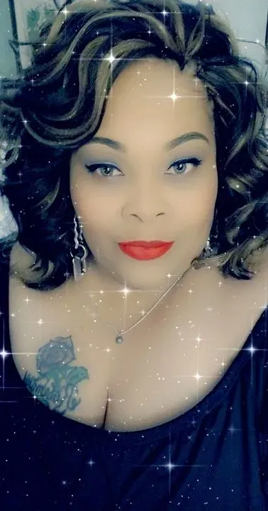 https://cdn.salonspotlight.com/photos/Iy0qomUPI9vnCTRe7lkb/cfbc3a0e-426e-447d-85e7-bb2bd01d975f_720x720