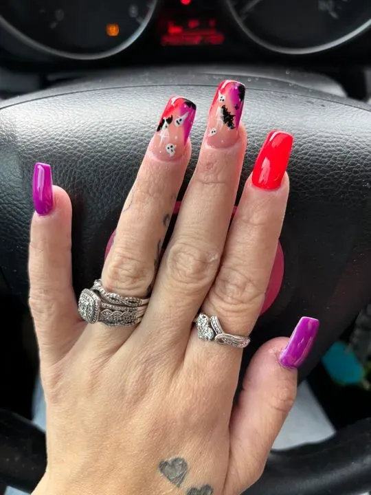 https://cdn.salonspotlight.com/photos/J01qaFvPGEA7MAESpRcY/3d14714f-05a7-4c1b-9268-acd62d1b5ddd_720x720