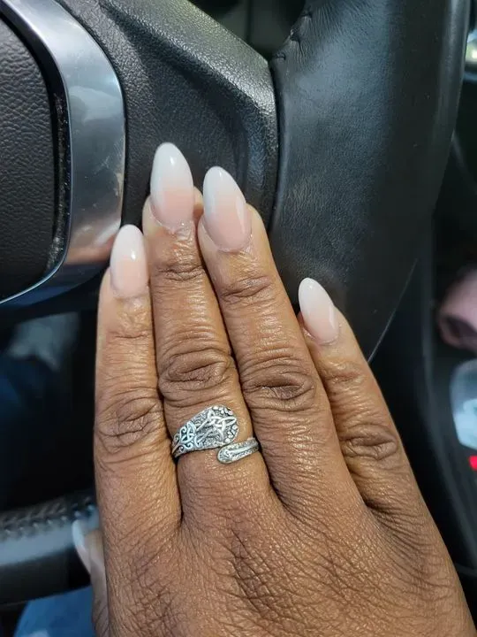 https://cdn.salonspotlight.com/photos/J01qaFvPGEA7MAESpRcY/884809f9-44ac-4cf0-b32d-59445b928c98_720x720