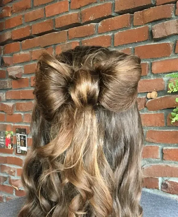 https://cdn.salonspotlight.com/photos/J18qVvM7y2uPpDozYMBr/0256664f-f246-460f-8454-110d5fd057e1_720x720